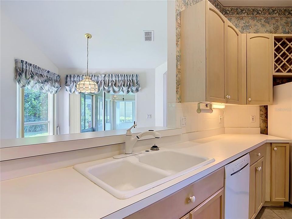 For Sale: $369,999 (3 beds, 2 baths, 1962 Square Feet)