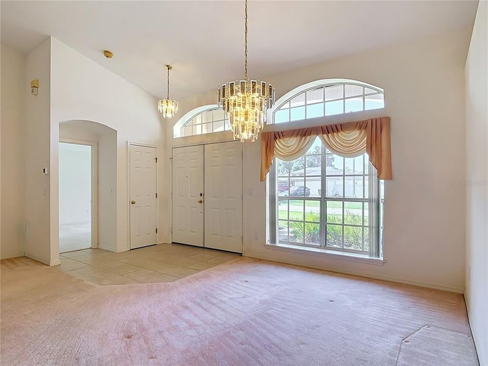 For Sale: $369,999 (3 beds, 2 baths, 1962 Square Feet)