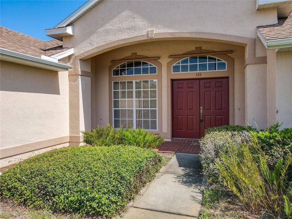 For Sale: $369,999 (3 beds, 2 baths, 1962 Square Feet)