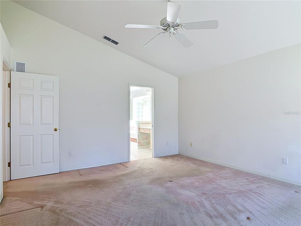 For Sale: $369,999 (3 beds, 2 baths, 1962 Square Feet)
