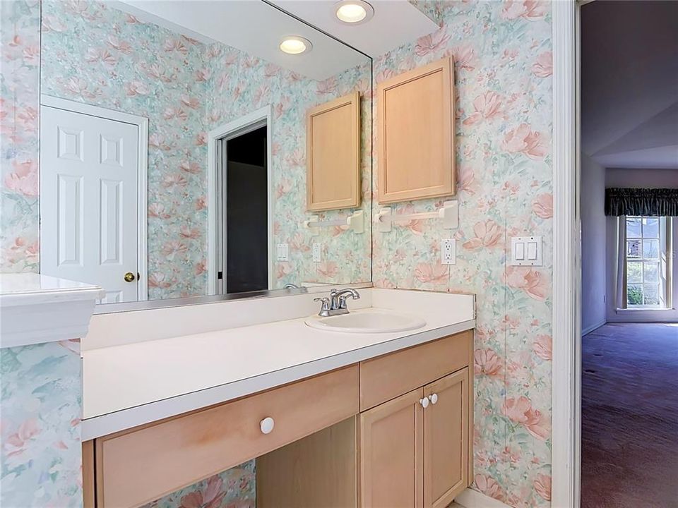 For Sale: $369,999 (3 beds, 2 baths, 1962 Square Feet)