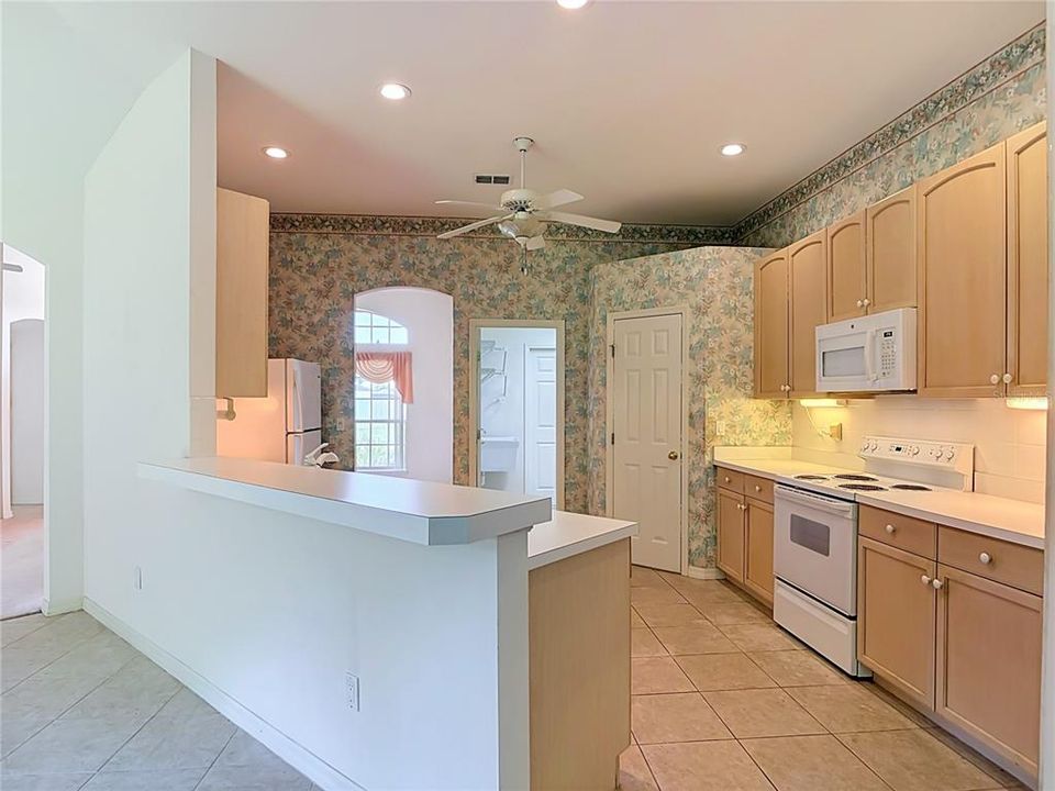 For Sale: $369,999 (3 beds, 2 baths, 1962 Square Feet)