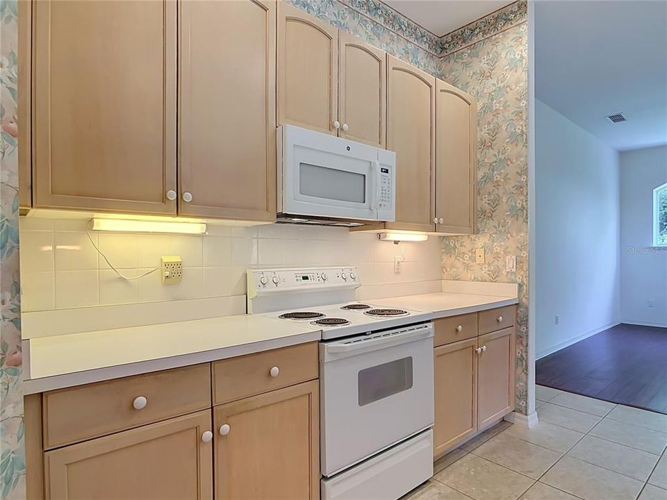 For Sale: $369,999 (3 beds, 2 baths, 1962 Square Feet)