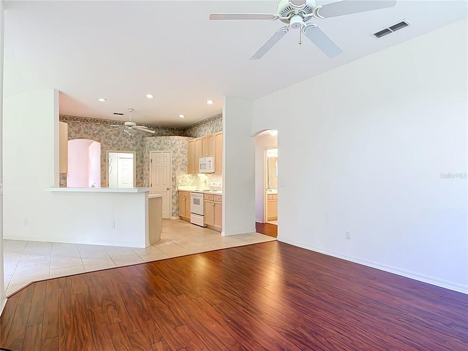 For Sale: $369,999 (3 beds, 2 baths, 1962 Square Feet)