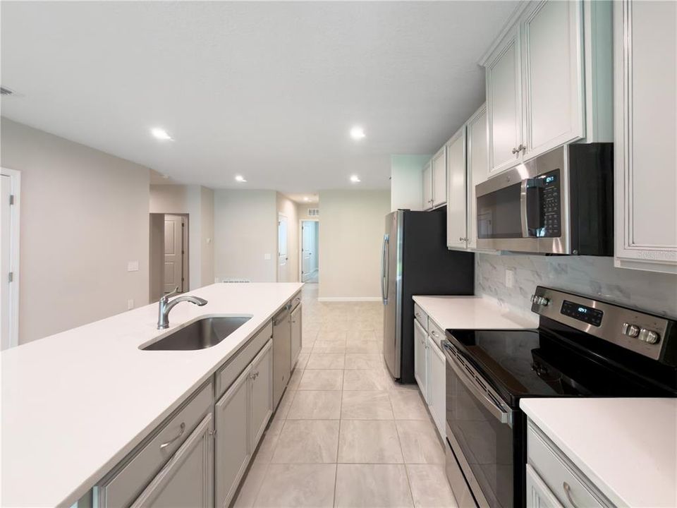 For Sale: $259,900 (3 beds, 2 baths, 1496 Square Feet)