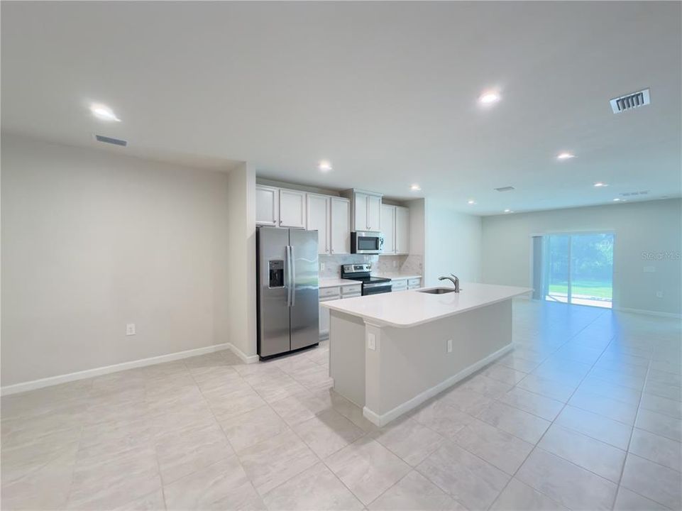 For Sale: $259,900 (3 beds, 2 baths, 1496 Square Feet)