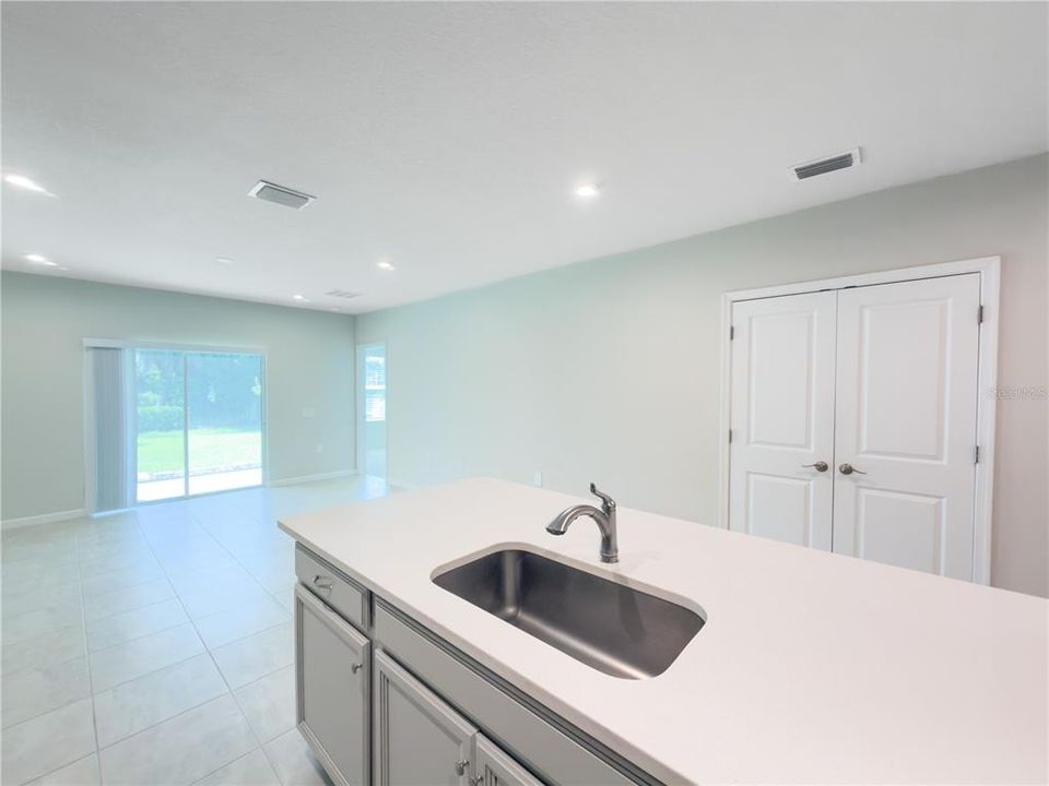 For Sale: $259,900 (3 beds, 2 baths, 1496 Square Feet)