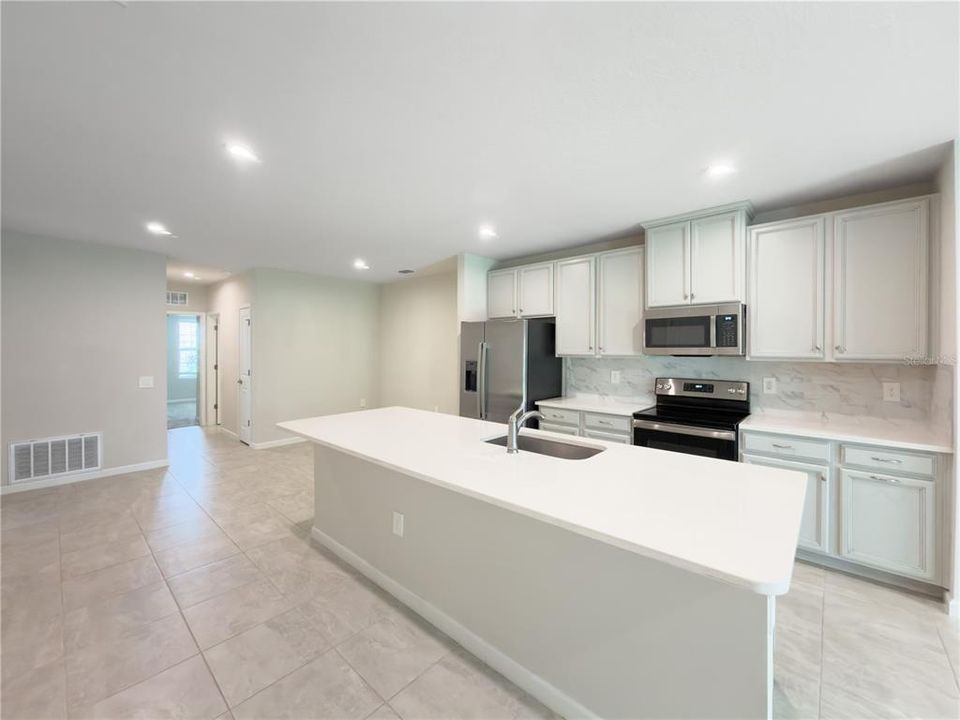 For Sale: $259,900 (3 beds, 2 baths, 1496 Square Feet)