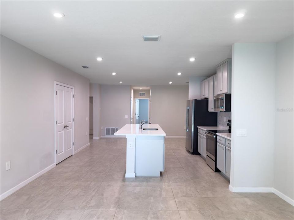 For Sale: $259,900 (3 beds, 2 baths, 1496 Square Feet)