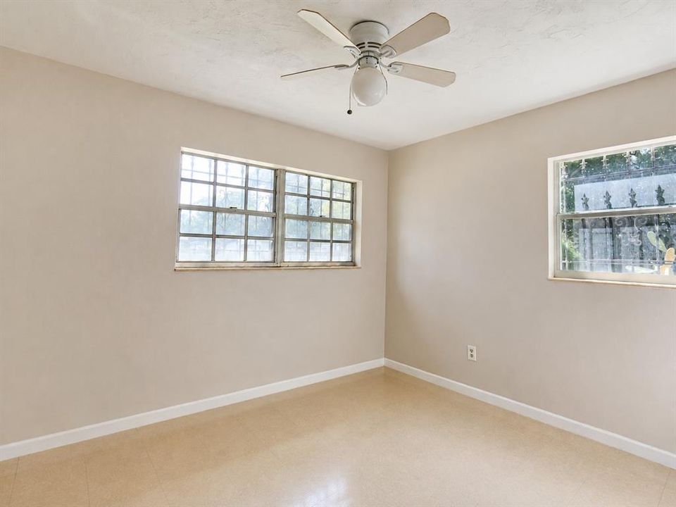 For Sale: $268,000 (3 beds, 1 baths, 1176 Square Feet)
