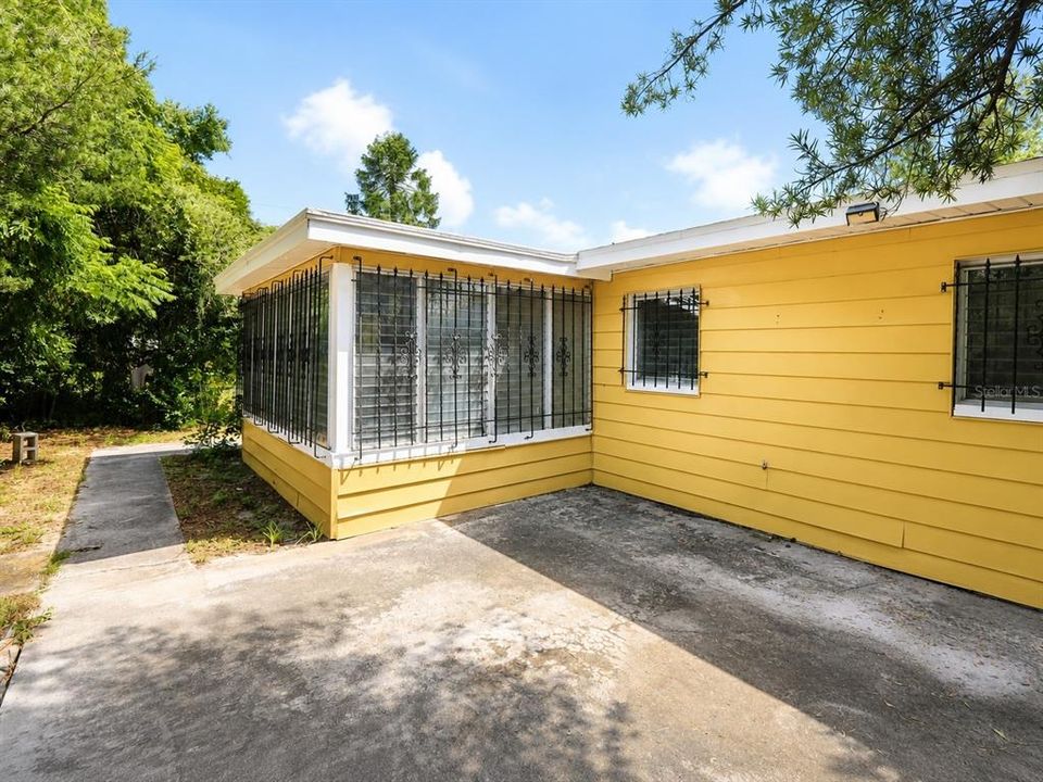For Sale: $268,000 (3 beds, 1 baths, 1176 Square Feet)