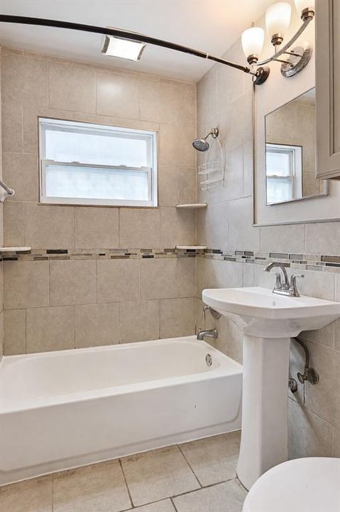 For Sale: $268,000 (3 beds, 1 baths, 1176 Square Feet)
