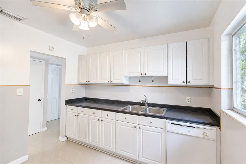 For Sale: $268,000 (3 beds, 1 baths, 1176 Square Feet)
