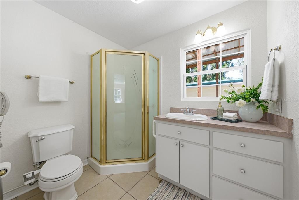 En Venta: $795,000 (5 camas, 3 baños, 4025 Pies cuadrados)