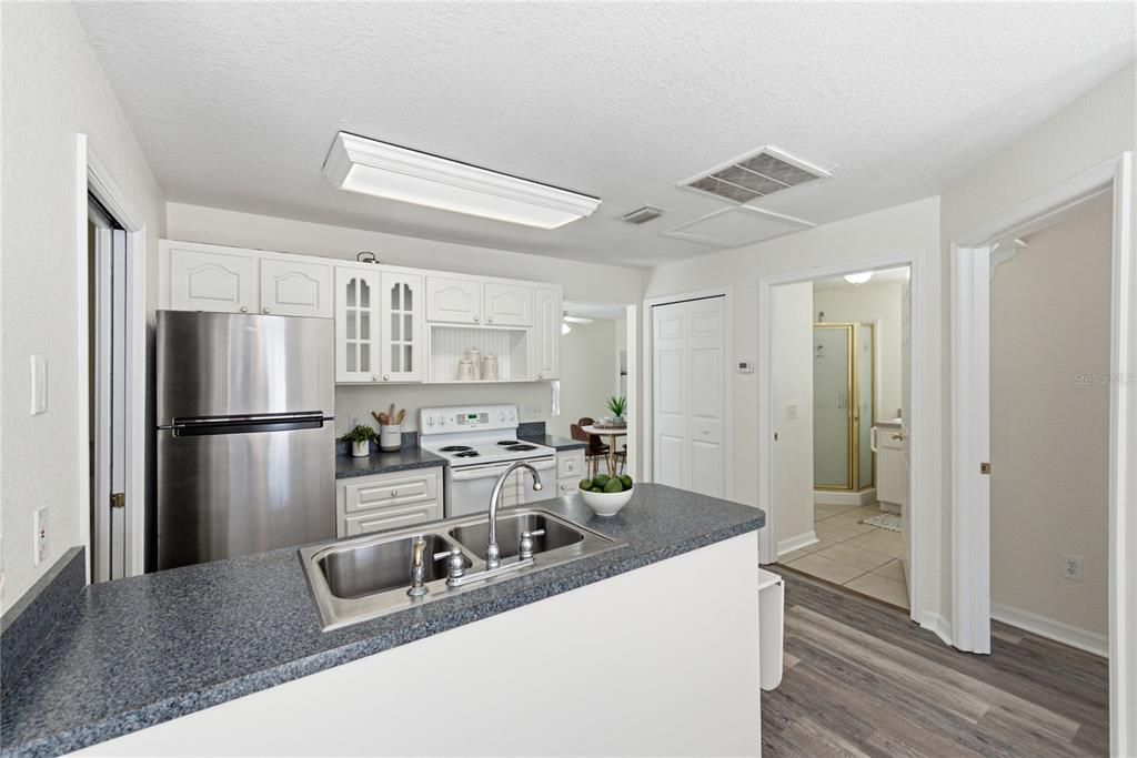 En Venta: $795,000 (5 camas, 3 baños, 4025 Pies cuadrados)