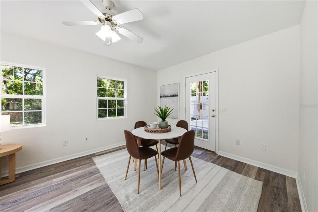 En Venta: $795,000 (5 camas, 3 baños, 4025 Pies cuadrados)