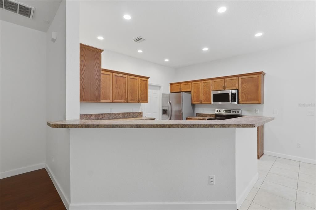For Sale: $335,000 (3 beds, 2 baths, 1671 Square Feet)