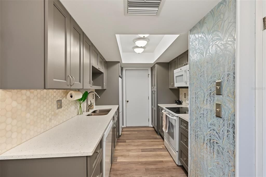 На продажу: $159,900 (1 спален, 1 ванн, 814 Квадратных фут)