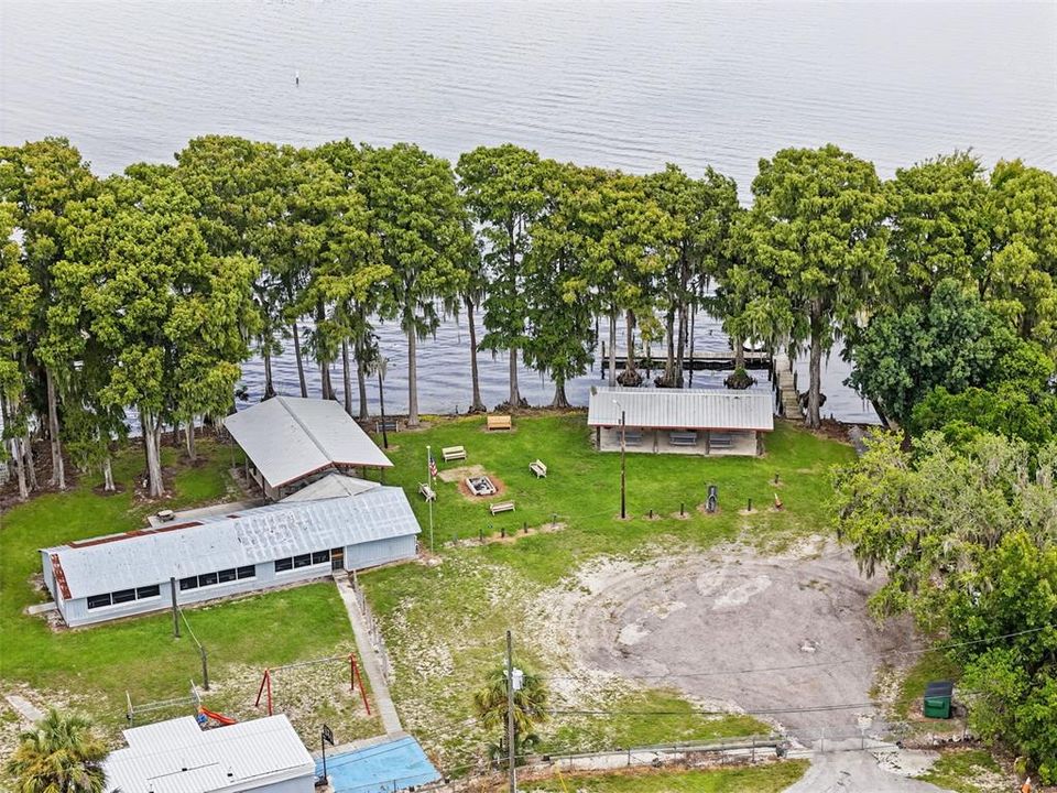 На продажу: $159,900 (1 спален, 1 ванн, 814 Квадратных фут)