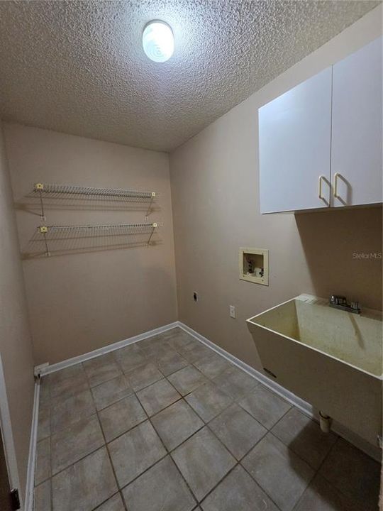 En Renta: $2,200 (3 camas, 2 baños, 1834 Pies cuadrados)