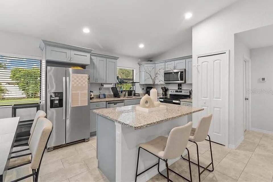 For Sale: $299,900 (3 beds, 2 baths, 1397 Square Feet)