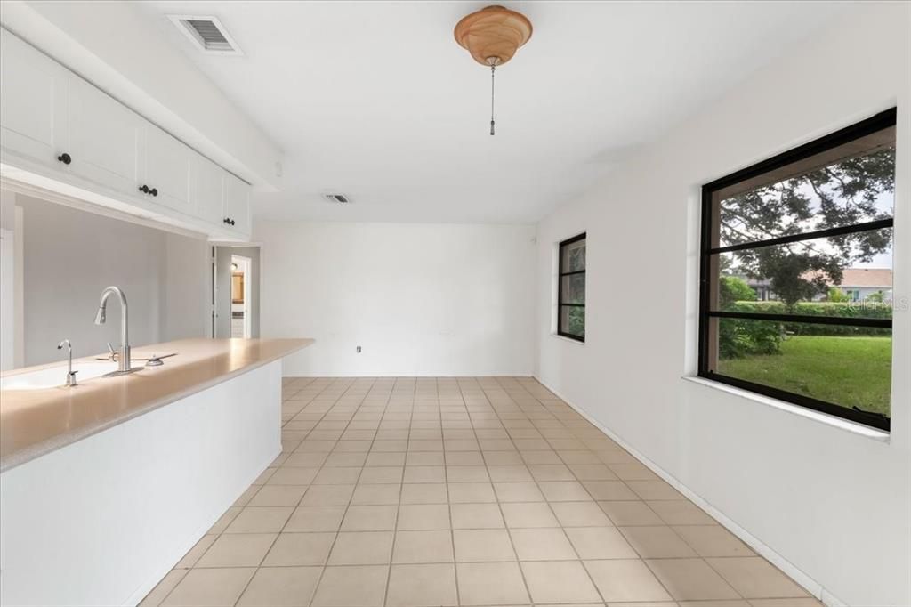 For Sale: $319,000 (3 beds, 2 baths, 2138 Square Feet)
