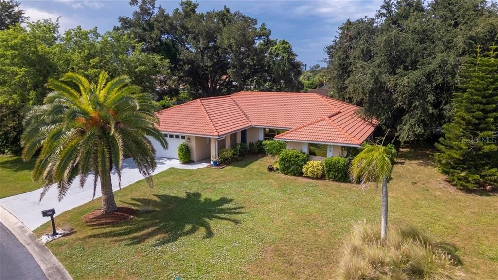 For Sale: $319,000 (3 beds, 2 baths, 2138 Square Feet)