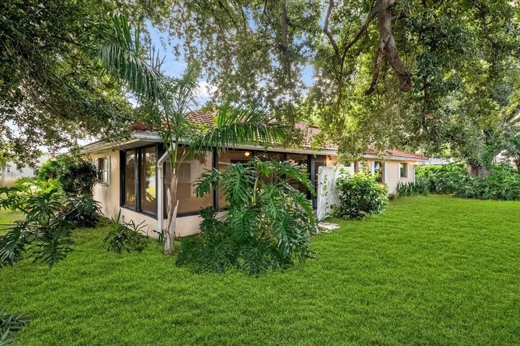 For Sale: $319,000 (3 beds, 2 baths, 2138 Square Feet)