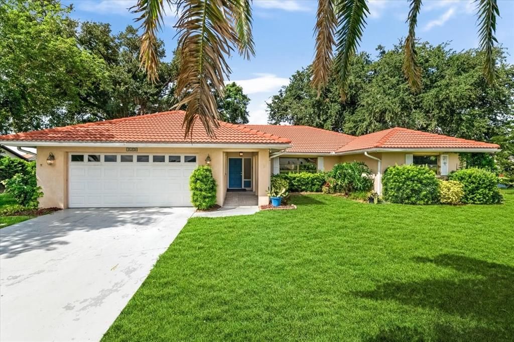 For Sale: $319,000 (3 beds, 2 baths, 2138 Square Feet)