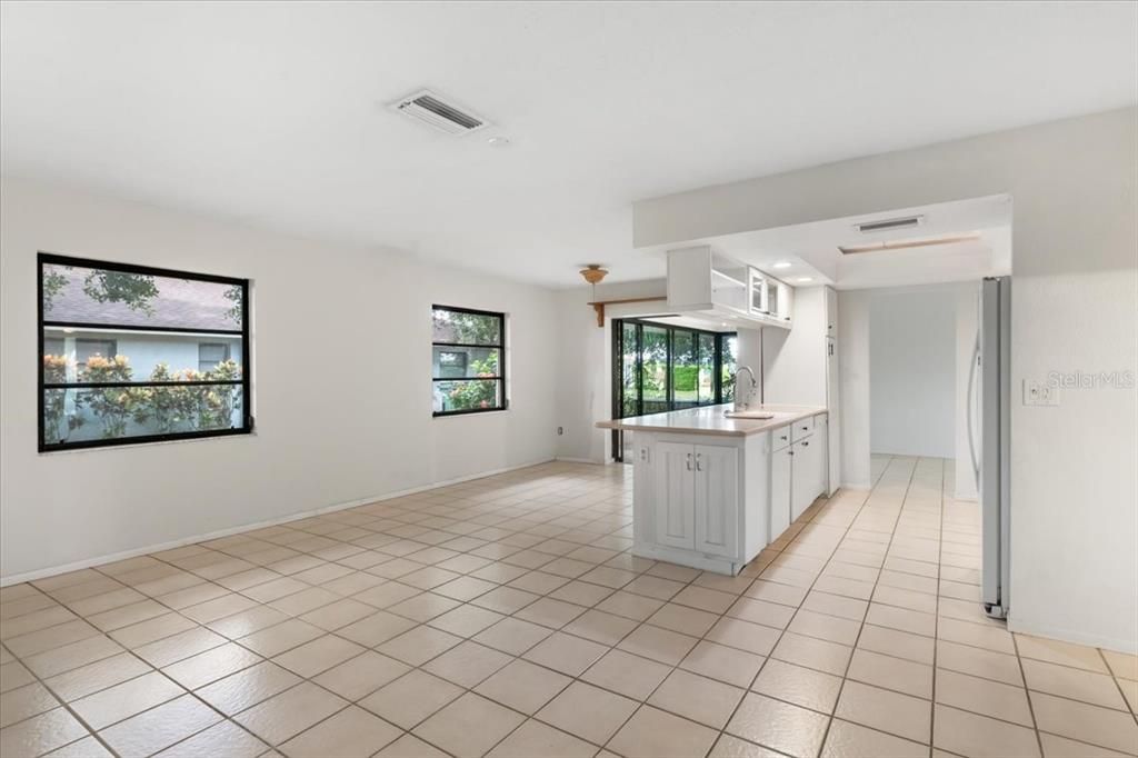 For Sale: $319,000 (3 beds, 2 baths, 2138 Square Feet)