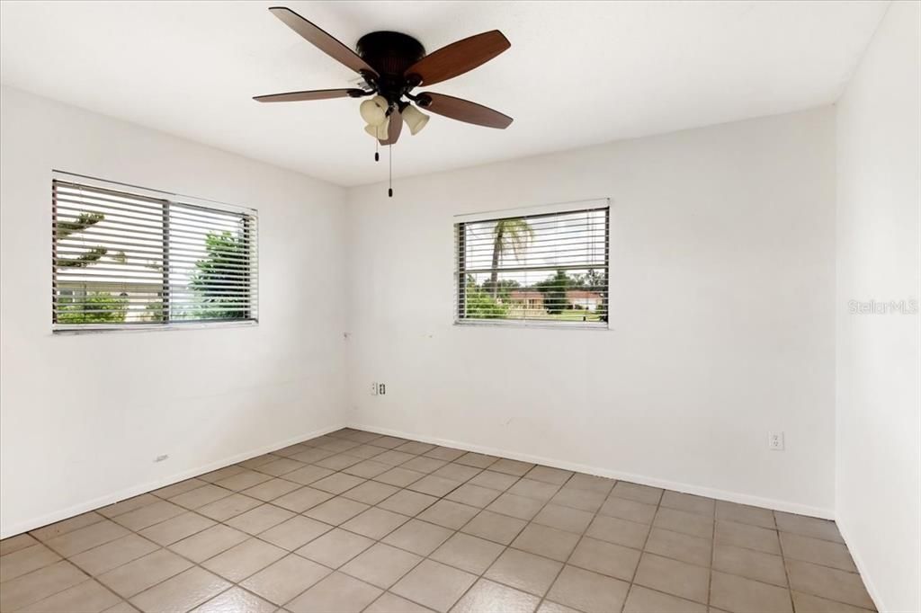 For Sale: $319,000 (3 beds, 2 baths, 2138 Square Feet)