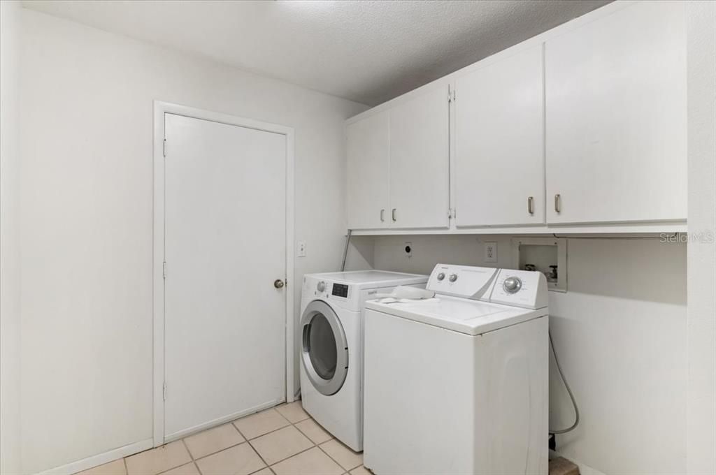 For Sale: $319,000 (3 beds, 2 baths, 2138 Square Feet)