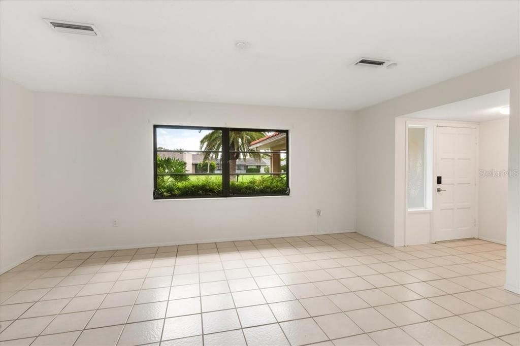 For Sale: $319,000 (3 beds, 2 baths, 2138 Square Feet)