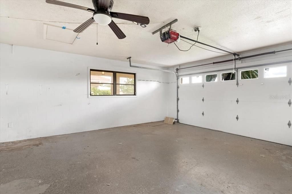 For Sale: $319,000 (3 beds, 2 baths, 2138 Square Feet)