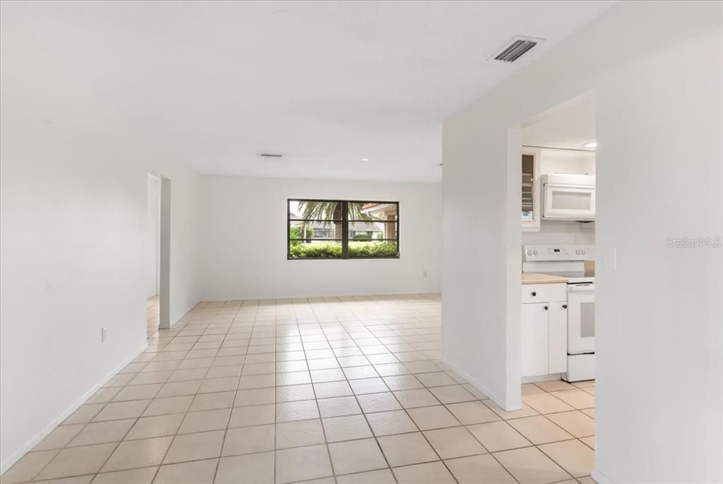 For Sale: $319,000 (3 beds, 2 baths, 2138 Square Feet)