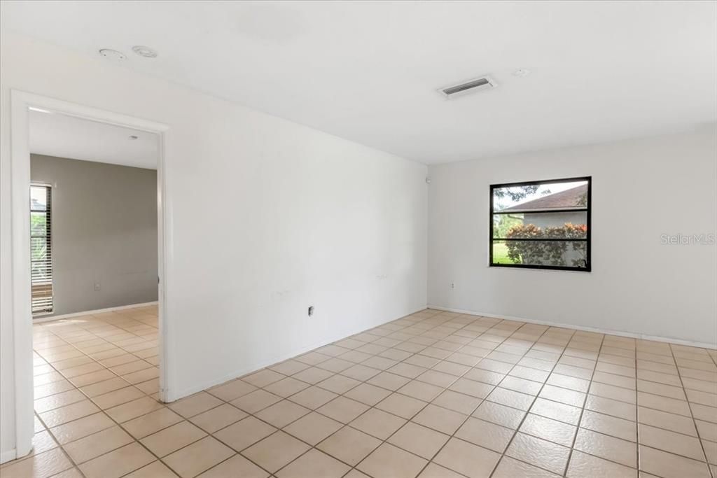 For Sale: $319,000 (3 beds, 2 baths, 2138 Square Feet)