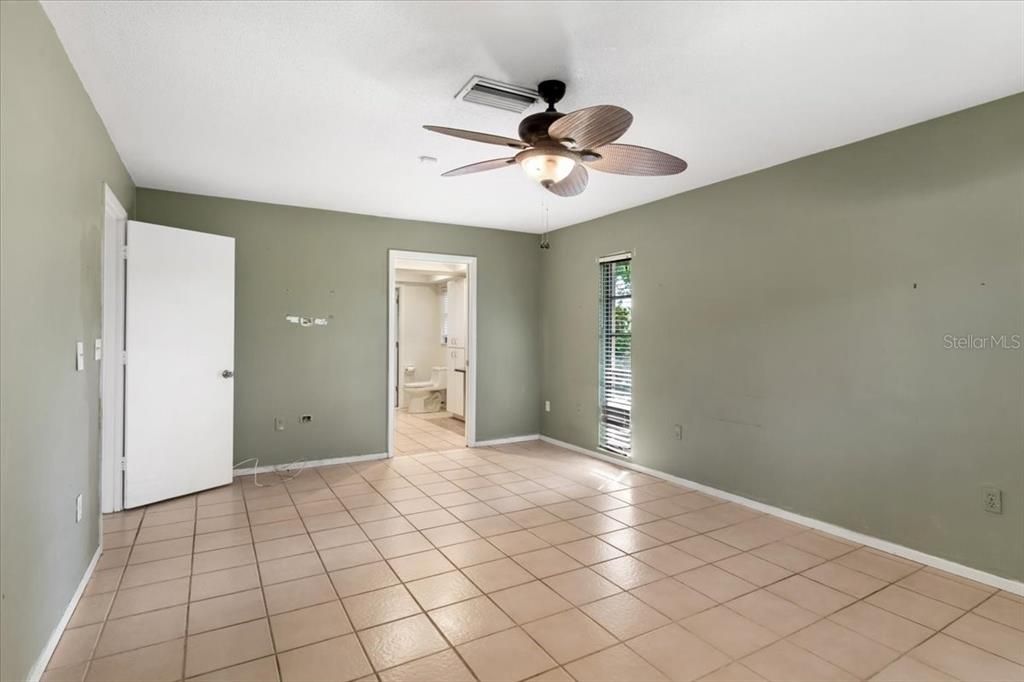 For Sale: $319,000 (3 beds, 2 baths, 2138 Square Feet)