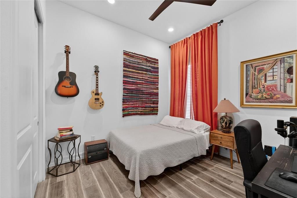 For Rent: $3,500 (3 beds, 2 baths, 1985 Square Feet)