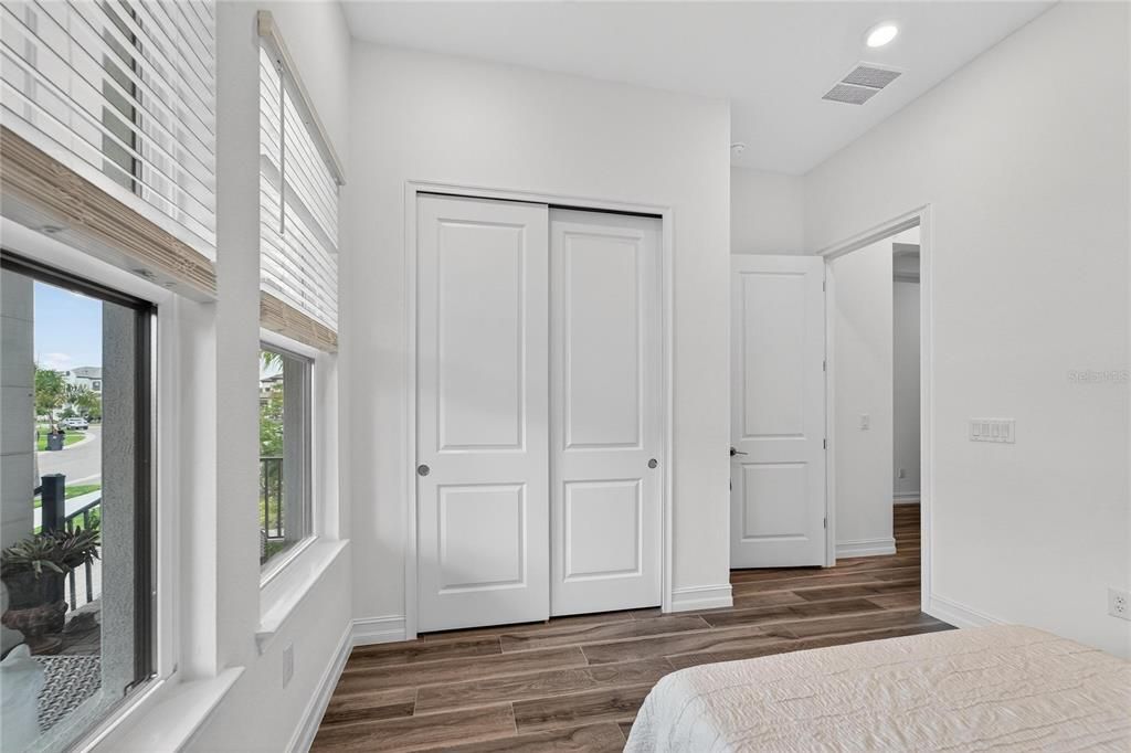 For Rent: $3,500 (3 beds, 2 baths, 1985 Square Feet)