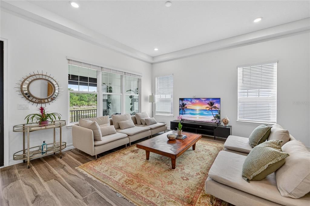 For Rent: $3,500 (3 beds, 2 baths, 1985 Square Feet)