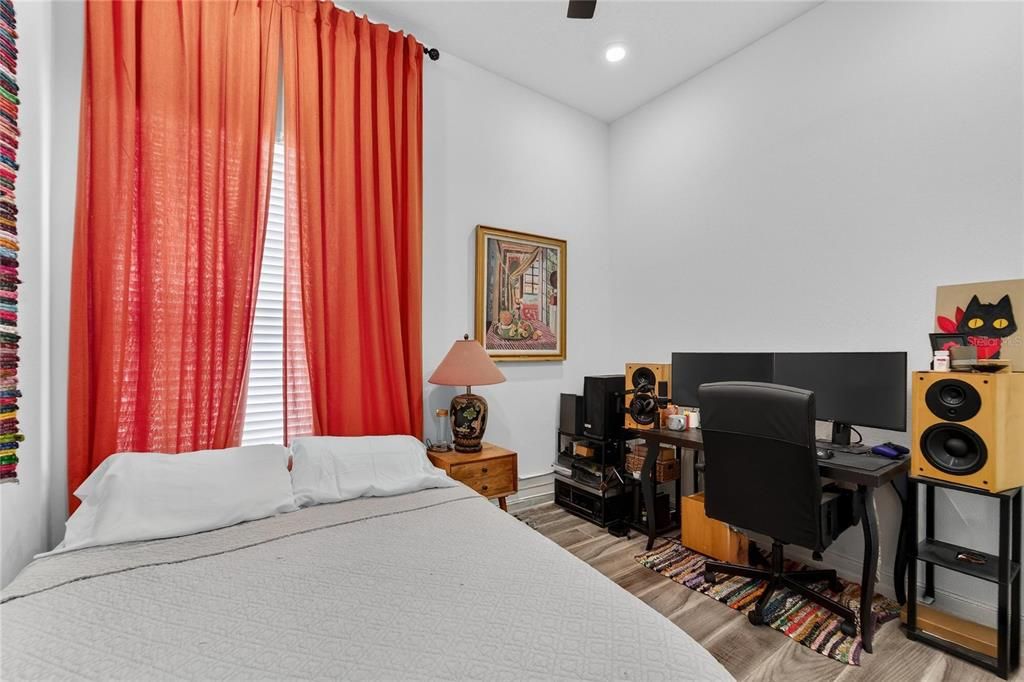 For Rent: $3,500 (3 beds, 2 baths, 1985 Square Feet)