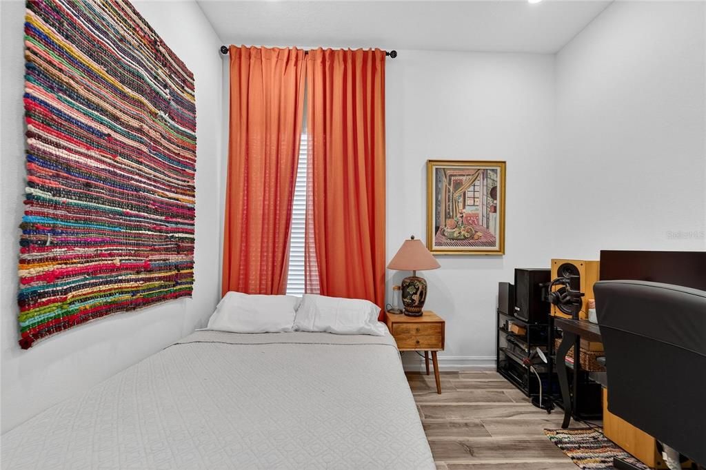 For Rent: $3,500 (3 beds, 2 baths, 1985 Square Feet)