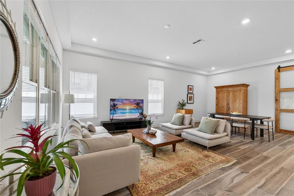 For Rent: $3,500 (3 beds, 2 baths, 1985 Square Feet)