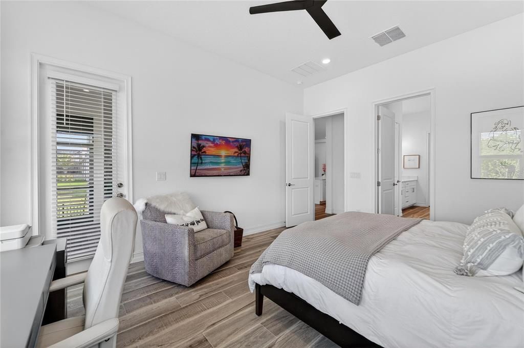 For Rent: $3,500 (3 beds, 2 baths, 1985 Square Feet)