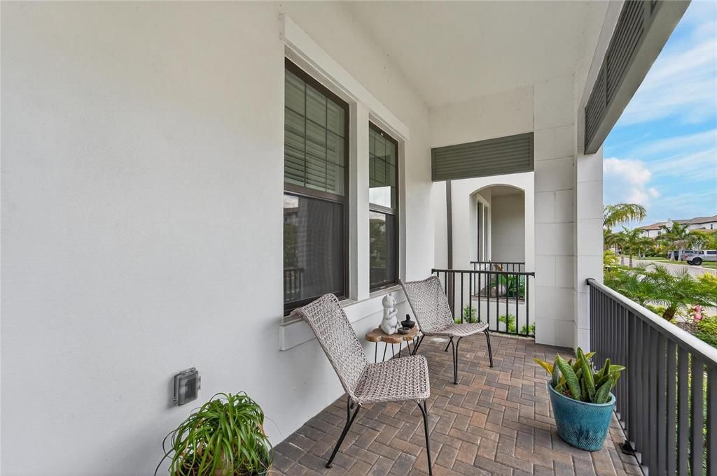 For Rent: $3,500 (3 beds, 2 baths, 1985 Square Feet)