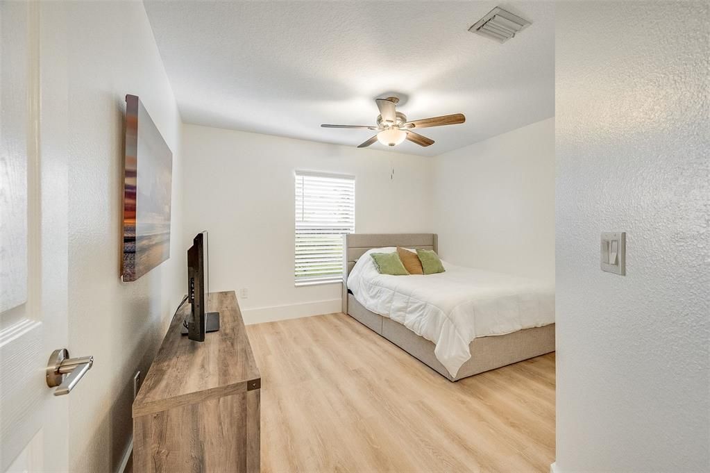 En Venta: $449,900 (4 camas, 2 baños, 1754 Pies cuadrados)