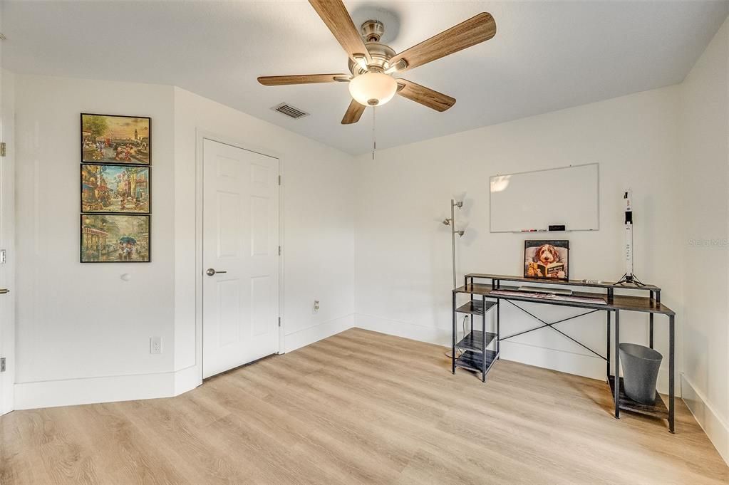 En Venta: $449,900 (4 camas, 2 baños, 1754 Pies cuadrados)
