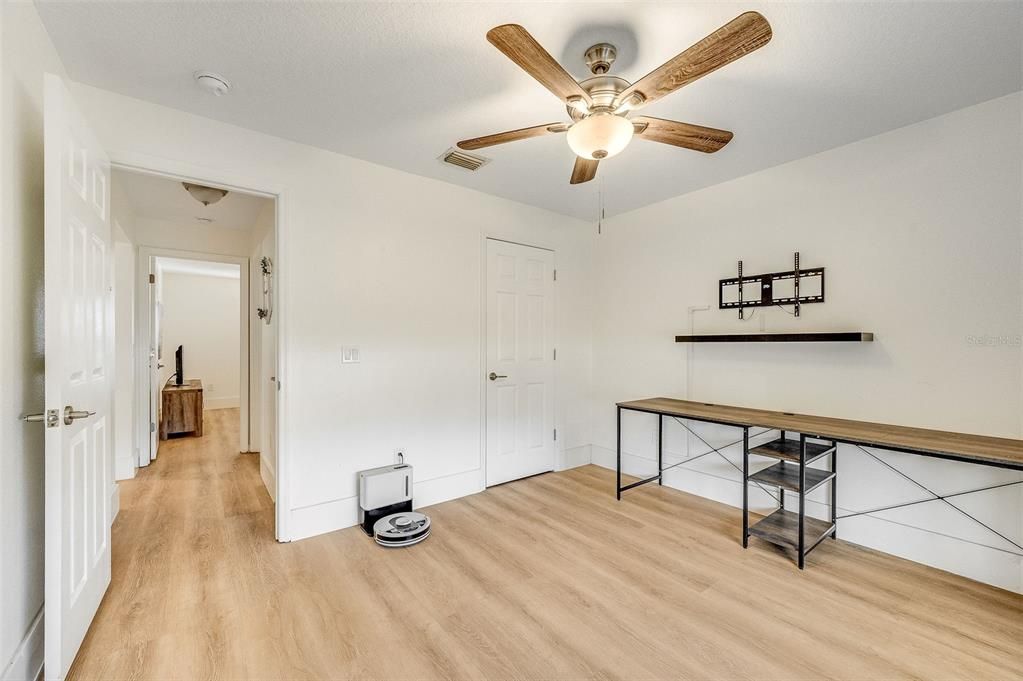 En Venta: $449,900 (4 camas, 2 baños, 1754 Pies cuadrados)