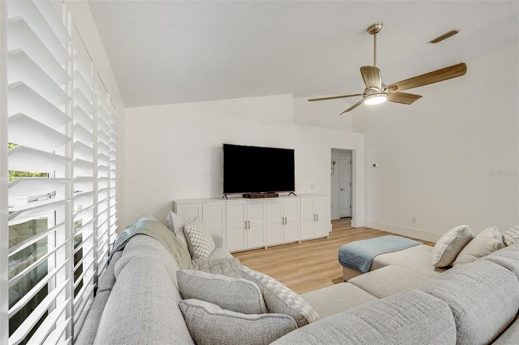 En Venta: $449,900 (4 camas, 2 baños, 1754 Pies cuadrados)