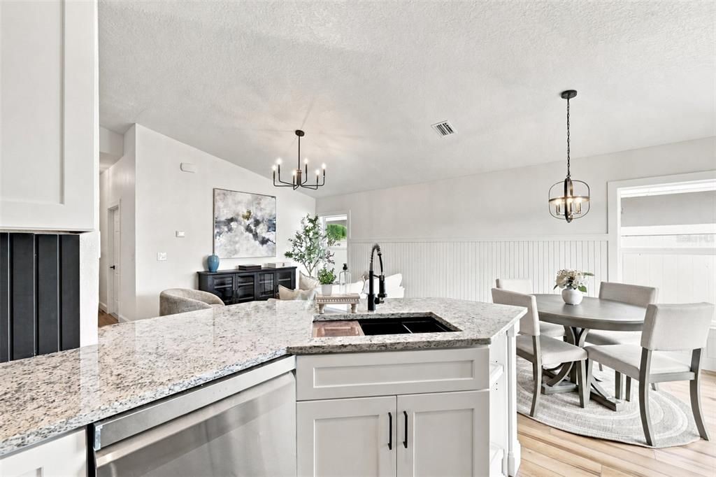 For Sale: $270,000 (3 beds, 2 baths, 1151 Square Feet)
